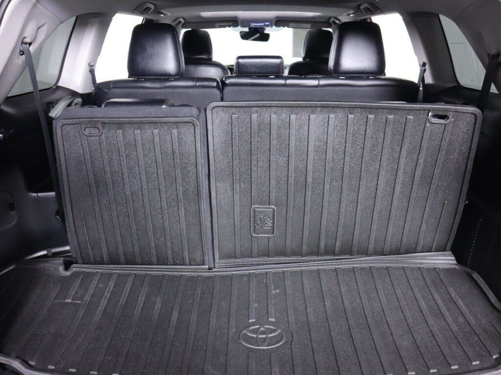 Used 2018 Toyota Highlander XLE AWD/4WD image 35