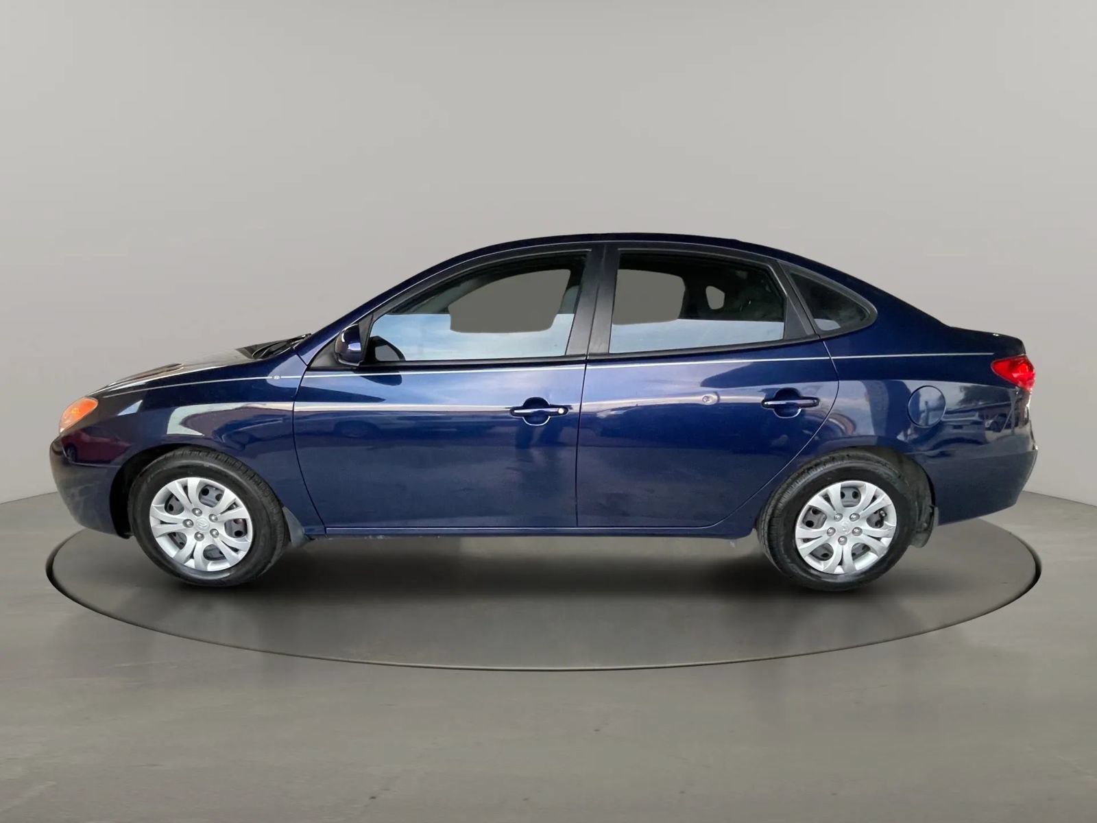 Used 2009 Hyundai Elantra GLS FWD image 2