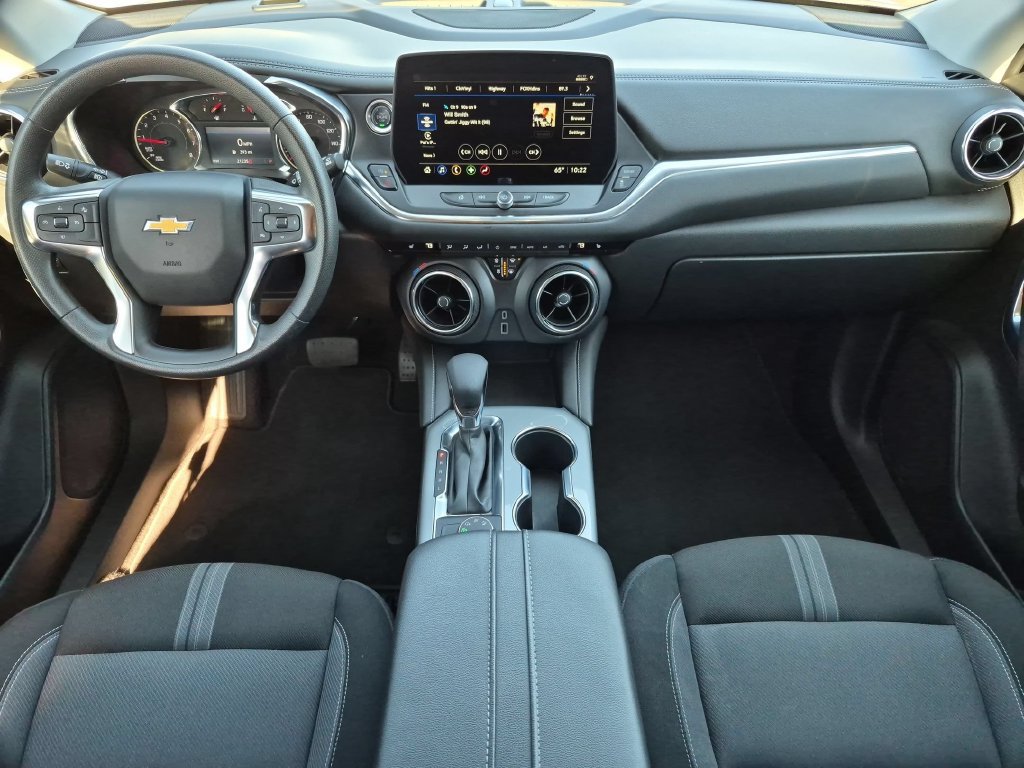 Used 2025 Chevrolet Blazer LT AWD/4WD image 23