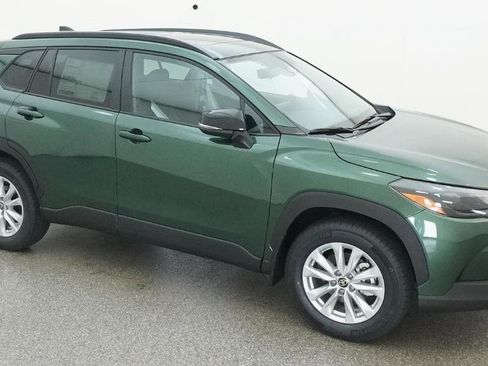 New 2026 Toyota Corolla Cross LE image 18