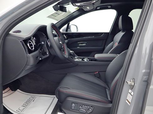 New 2025 Bentley Bentayga image 43