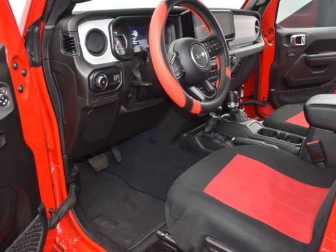 Used 2024 Jeep Wrangler Sport S image 12