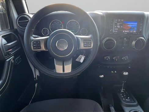 Used 2018 Jeep Wrangler Unlimited Sport AWD/4WD image 5
