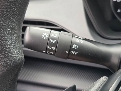 Used 2025 Subaru Crosstrek 2.0i Premium w/ Convenience Package #2 image 30