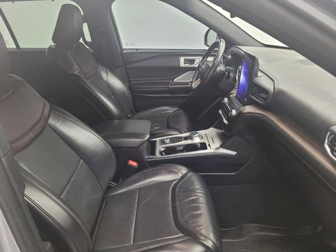 Used 2020 Ford Explorer Platinum w/ Premium Technology Package image 21