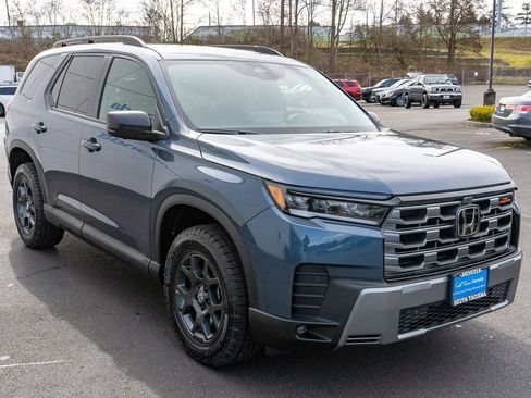 New 2026 Honda Pilot TrailSport image 4