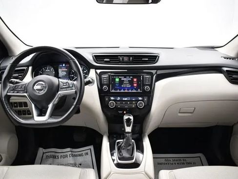 Used 2021 Nissan Rogue Sport SL AWD/4WD image 19