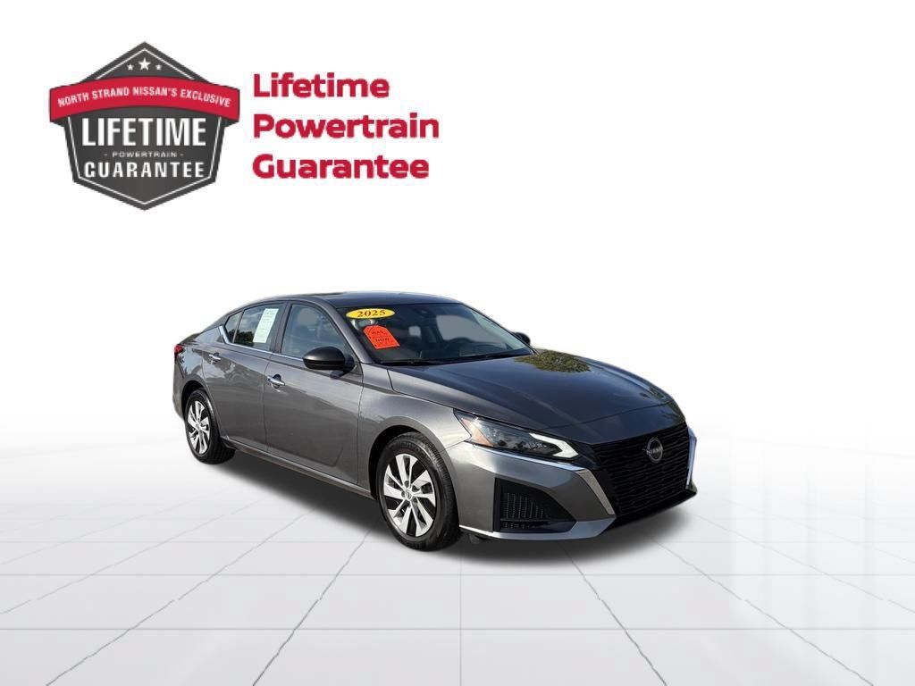 Certified 2025 Nissan Altima 2.5 S FWD image 9