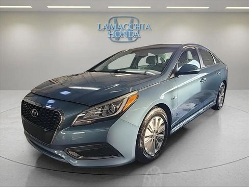 Used 2016 Hyundai Sonata SE image 2