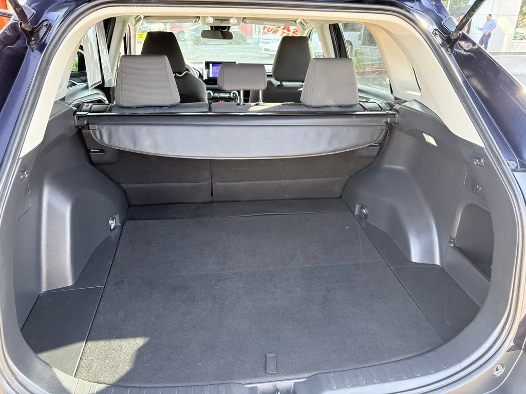 Used 2024 Toyota RAV4 XLE FWD image 25