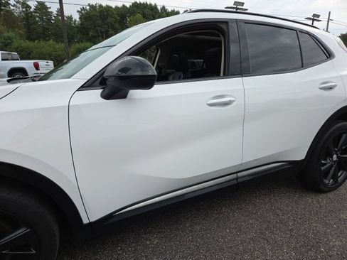 Used 2021 Buick Envision Essence w/ Sport Touring Package AWD/4WD image 15