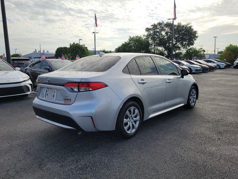 Used 2022 Toyota Corolla LE FWD image 12