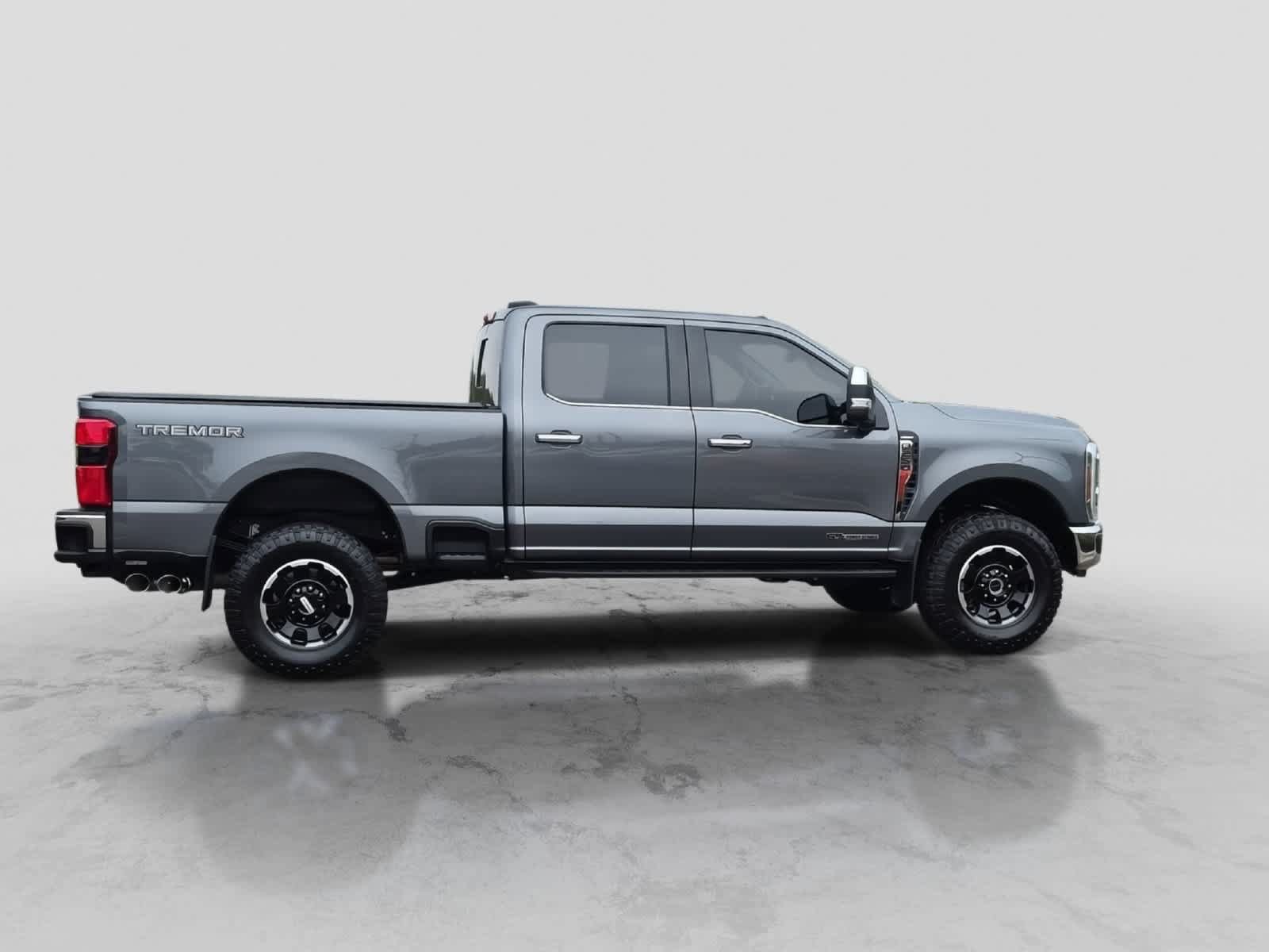 Used 2026 Ford F250 Lariat w/ Tremor Off-Road Package AWD/4WD image 9