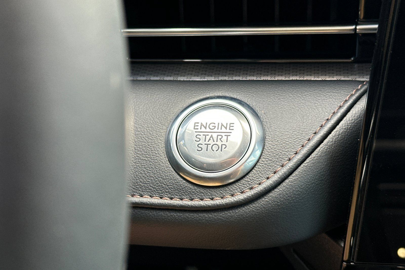 New 2026 Lincoln Nautilus Premier w/ Equipment Group 102A AWD/4WD image 22