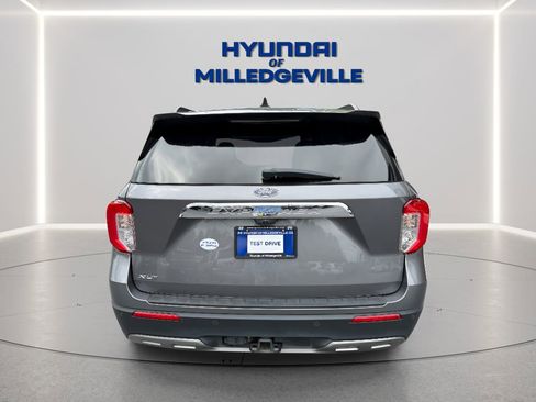 Used 2021 Ford Explorer XLT w/ Equipment Group 202A RWD image 5