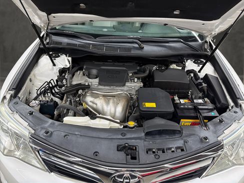 Used 2013 Toyota Camry XLE FWD image 9