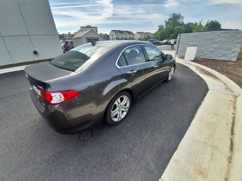 Used 2010 Acura TSX V6 Sedan FWD image 3