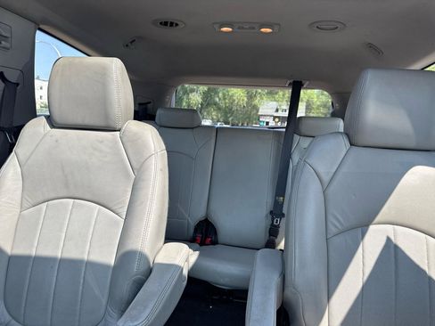 Used 2011 Chevrolet Traverse LTZ AWD/4WD image 12
