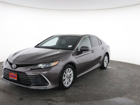 Used 2023 Toyota Camry LE FWD image 5