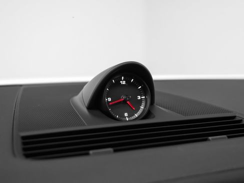 Used 2023 Porsche Panamera 4 image 36