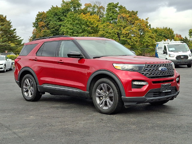 Used 2022 Ford Explorer XLT w/ Equipment Group 202A AWD/4WD image 1
