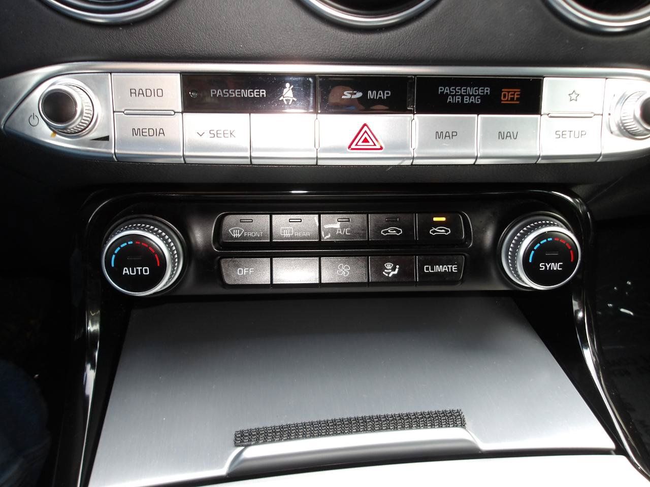 Used 2018 Kia Stinger GT2 RWD image 22