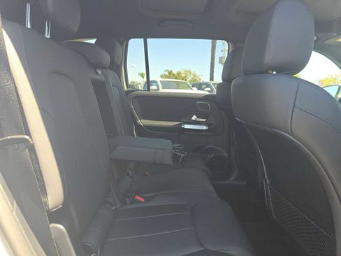 Used 2022 Mercedes-Benz GLB 250 image 12