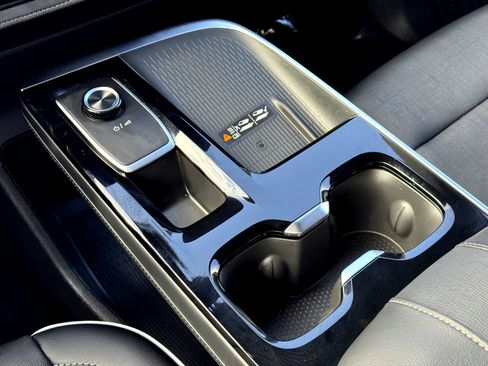 Used 2025 Buick Enclave Preferred image 28