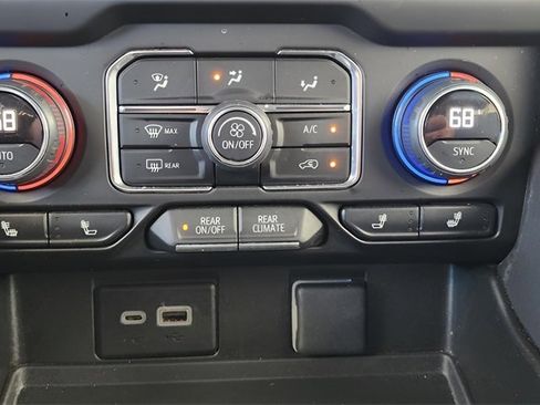 Used 2024 Chevrolet Tahoe LT image 38