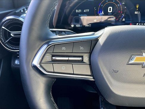 Used 2025 Chevrolet Equinox LT w/ Safety and Technology Package image 17