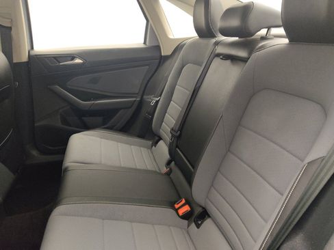 Used 2025 Volkswagen Jetta SE FWD image 18