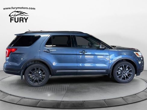 Used 2019 Ford Explorer XLT w/ Equipment Group 202A AWD/4WD image 2