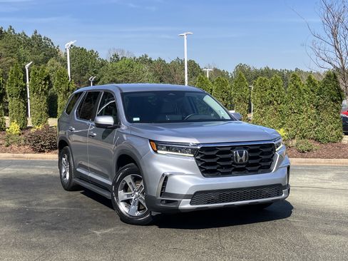 Used 2023 Honda Pilot EX-L image 2