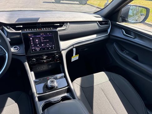 New 2026 Jeep Grand Cherokee Laredo X AWD/4WD image 19