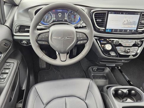 New 2026 Chrysler Pacifica Select w/ S Appearance Package image 12