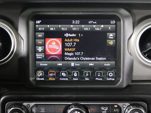 Used 2022 Jeep Wrangler Unlimited Rubicon 4xe image 5