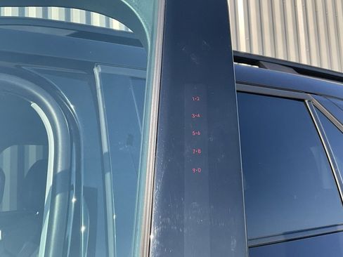 Used 2023 Ford Explorer XLT w/ Equipment Group 202A image 7