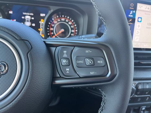 New 2026 Jeep Gladiator Sport image 18