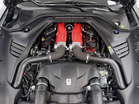 Used 2016 Ferrari California T RWD image 36