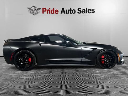 Used 2019 Chevrolet Corvette Stingray Coupe w/ 1LT RWD image 5