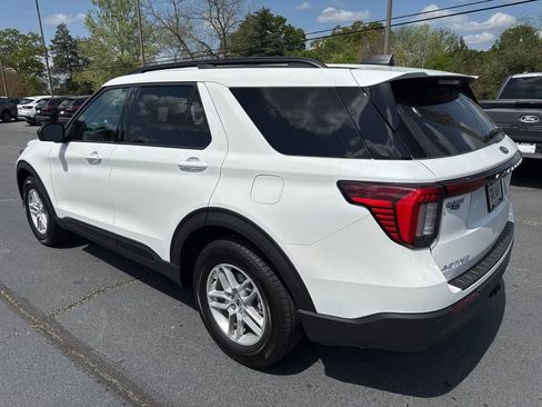New 2026 Ford Explorer Active RWD image 3