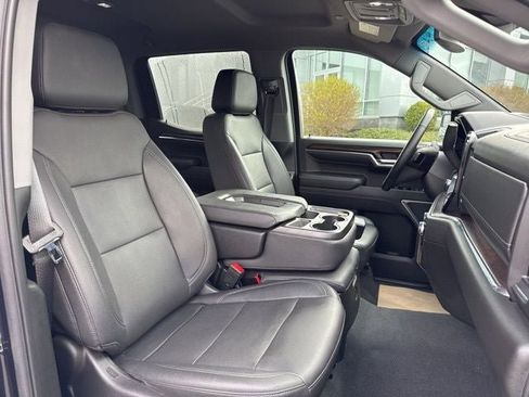 Used 2023 GMC Sierra 1500 SLT AWD/4WD image 28