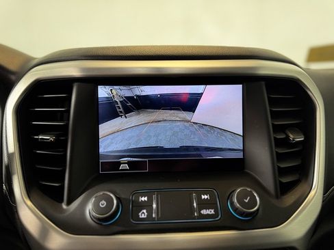 Used 2023 GMC Acadia SLT w/ Preferred Package image 20