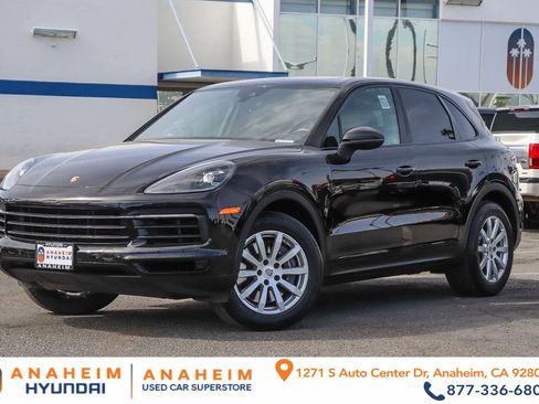 Used 2021 Porsche Cayenne w/ Driver Memory Package image 1