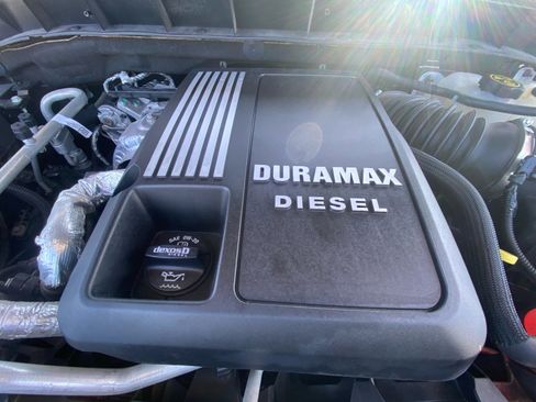 Used 2022 Chevrolet Silverado 1500 LTZ image 32