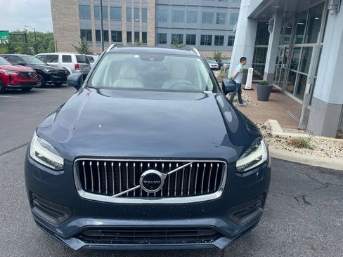 Used 2020 Volvo XC90 T6 Momentum AWD/4WD image 2
