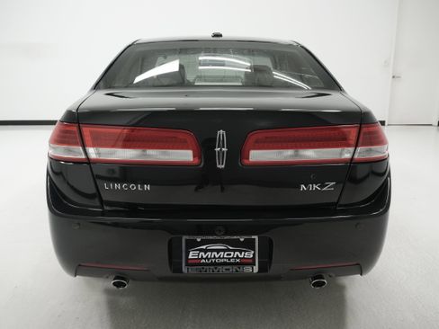 Used 2010 Lincoln MKZ image 5