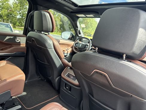 Used 2026 Lincoln Navigator L Reserve AWD/4WD image 35