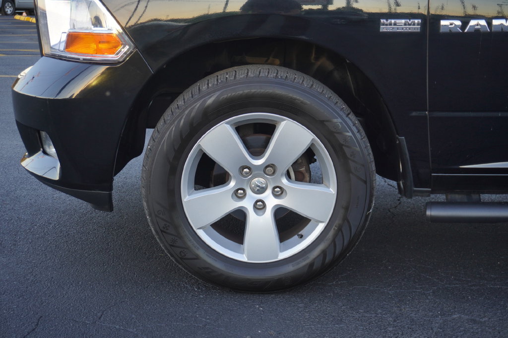 Used 2012 RAM 1500 Express RWD image 10