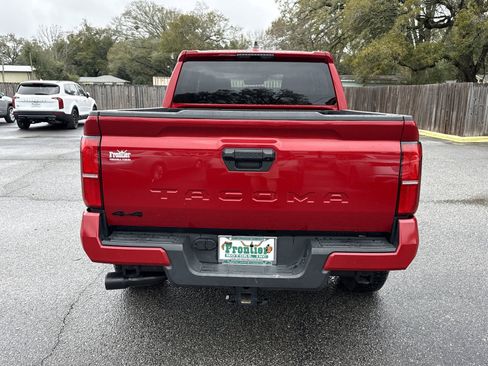 Used 2025 Toyota Tacoma TRD Off-Road AWD/4WD image 4